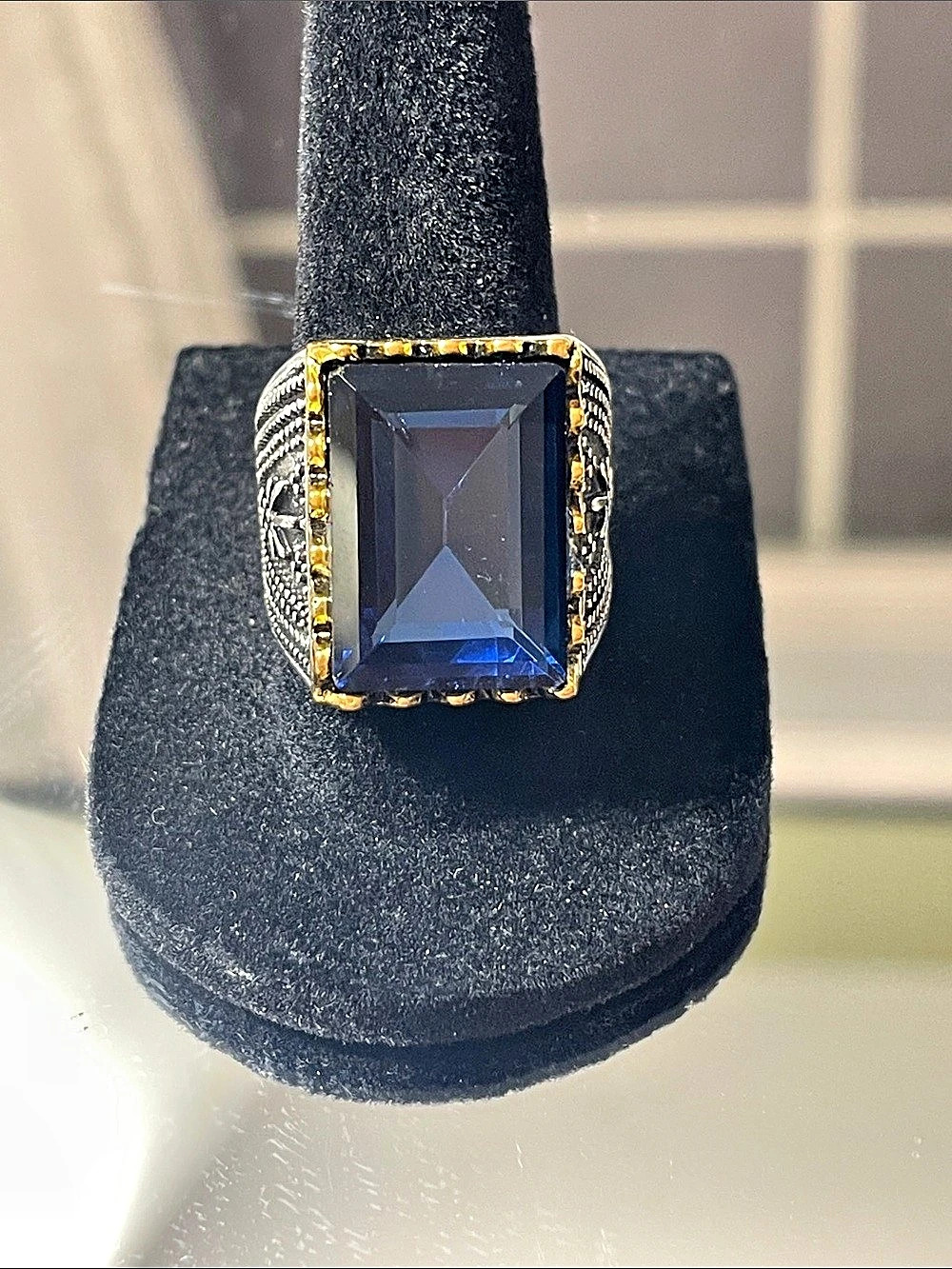 Blue Glass Gemstone Ring Size 8 Silver and Gold intricate detailing New